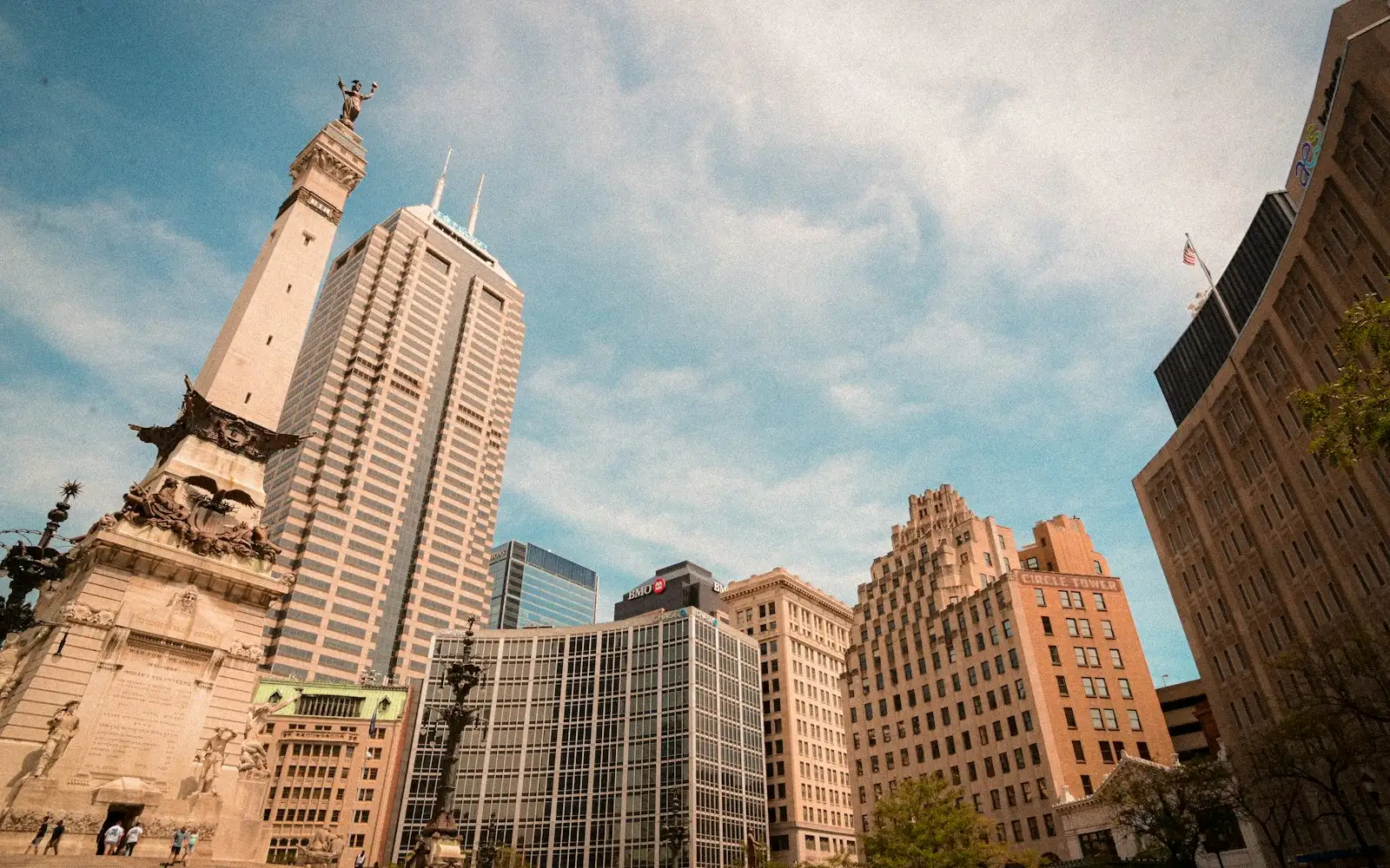 Soldiers and Sailors Monument and the downtown Indianapolis skyline
